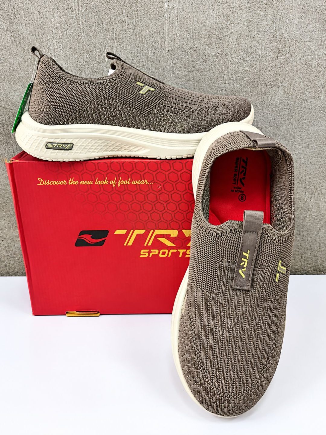 Trv Sneakers